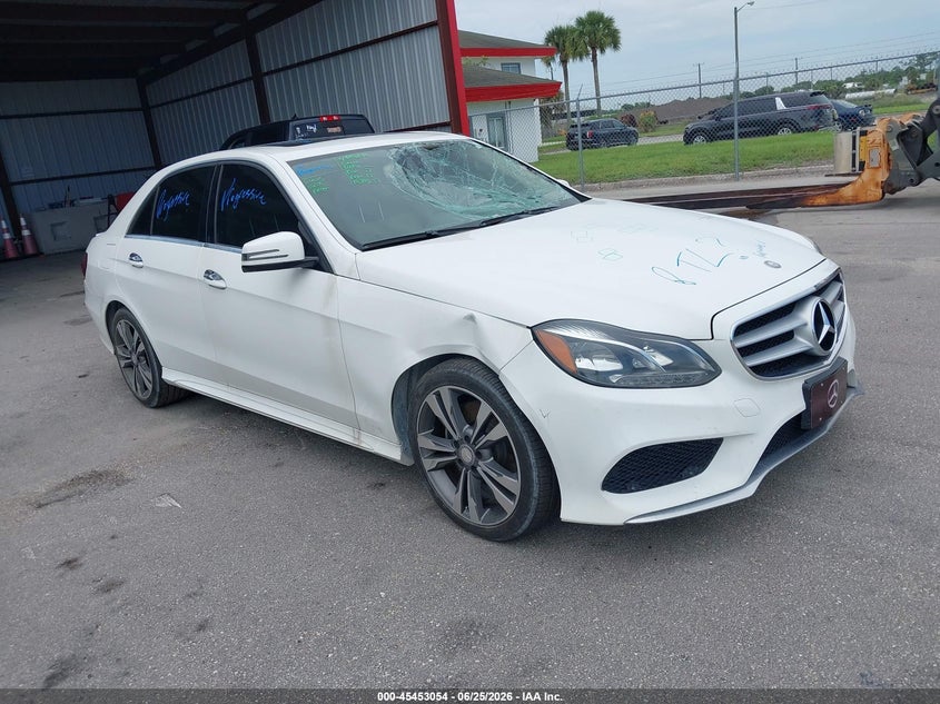 2014 Mercedes-benz E-klasse VIN WDDHF9HB0EA881592 IAAI salvage auction — RIGHT FRONT, Rebuildable (Florida), sold $3,275 on 2026-07-29 (photo 1)