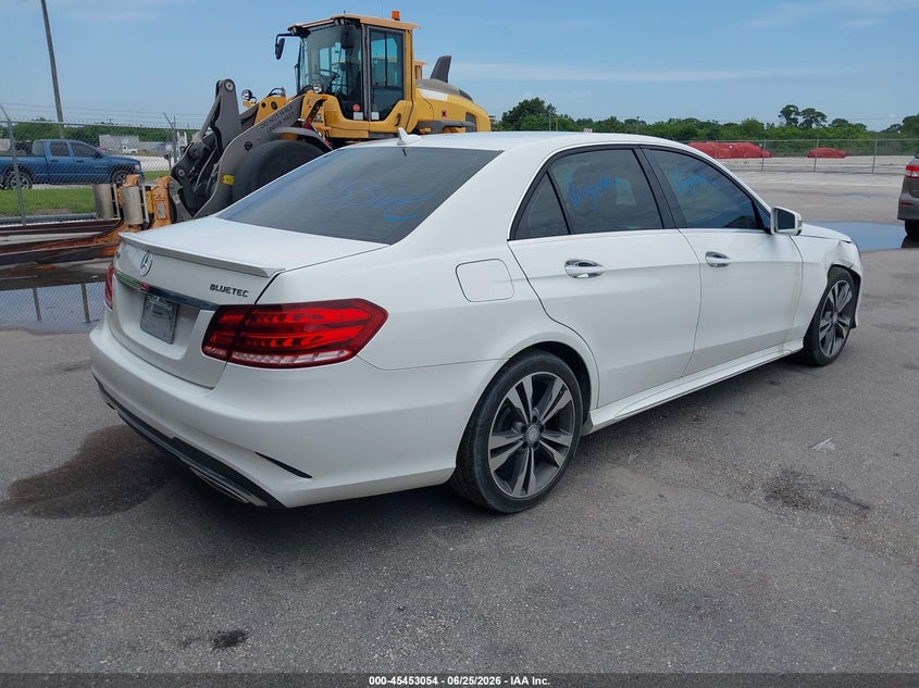2014 Mercedes-benz E-klasse VIN WDDHF9HB0EA881592 IAAI salvage auction — RIGHT FRONT, Rebuildable (Florida), sold $3,275 on 2026-07-29 (photo 4)