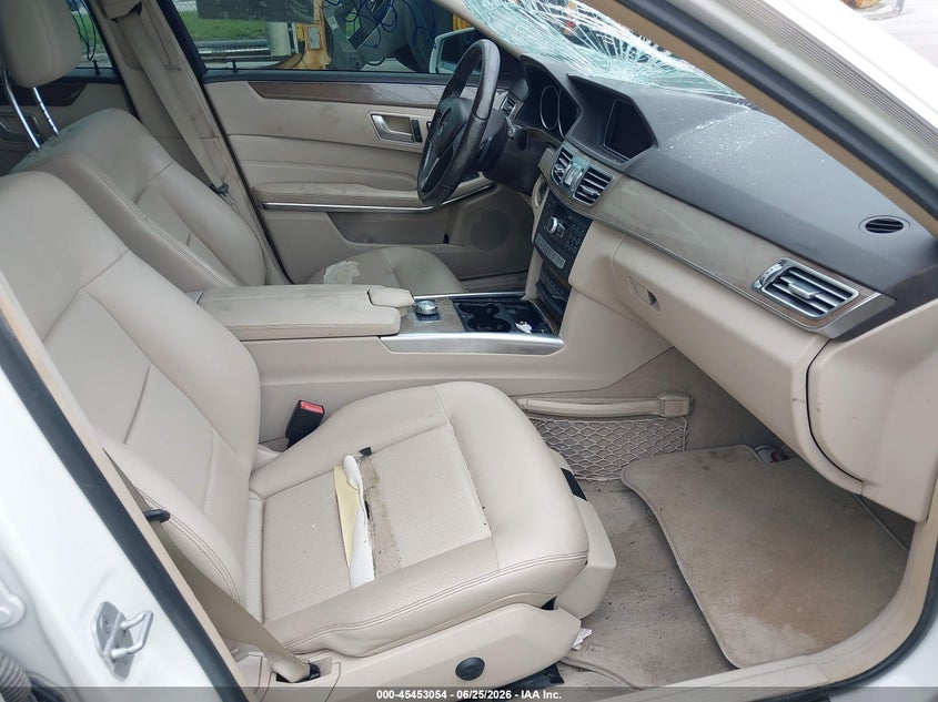 2014 Mercedes-benz E-klasse VIN WDDHF9HB0EA881592 IAAI salvage auction — RIGHT FRONT, Rebuildable (Florida), sold $3,275 on 2026-07-29 (photo 5)