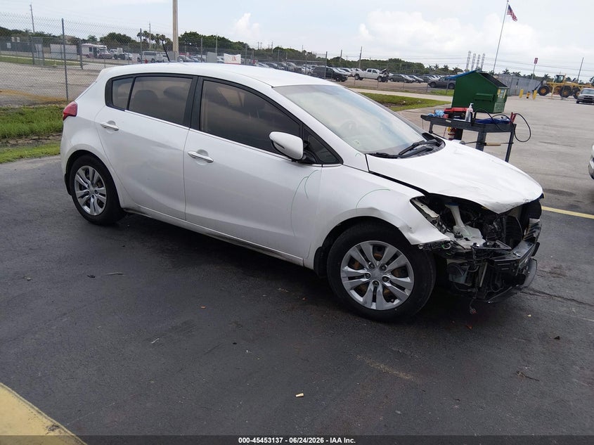2016 Kia Forte VIN KNAFX5A85G5626581 IAAI salvage auction — RIGHT FRONT, Rebuildable (Florida), sold $700 on 2026-07-15 (photo 1)