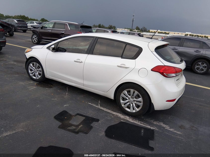 2016 Kia Forte VIN KNAFX5A85G5626581 IAAI salvage auction — RIGHT FRONT, Rebuildable (Florida), sold $700 on 2026-07-15 (photo 3)