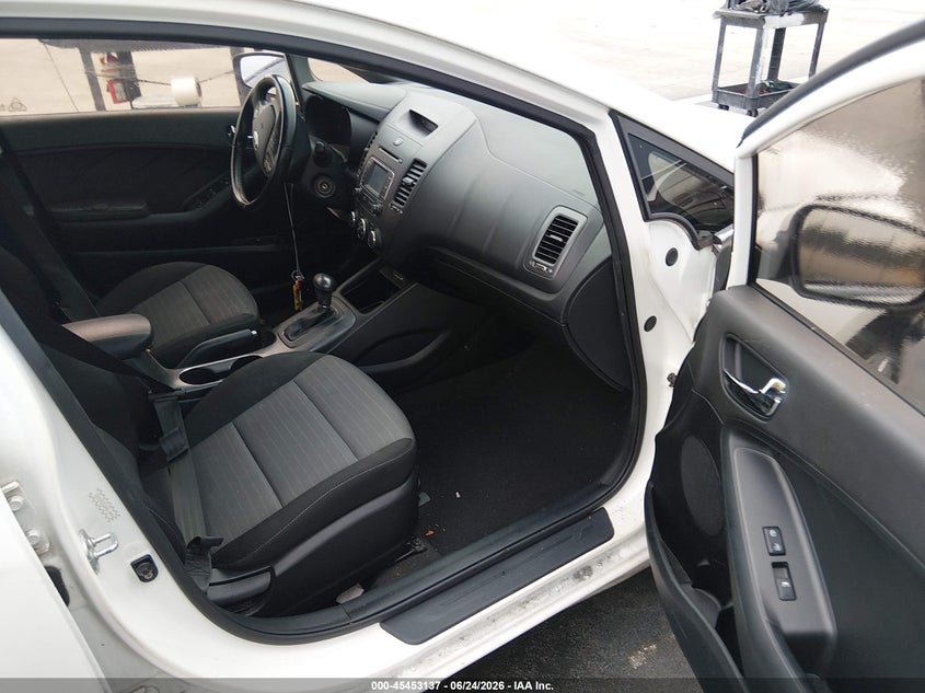 2016 Kia Forte VIN KNAFX5A85G5626581 IAAI salvage auction — RIGHT FRONT, Rebuildable (Florida), sold $700 on 2026-07-15 (photo 5)