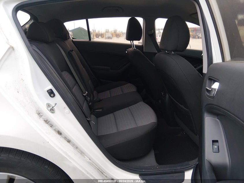 2016 Kia Forte VIN KNAFX5A85G5626581 IAAI salvage auction — RIGHT FRONT, Rebuildable (Florida), sold $700 on 2026-07-15 (photo 8)