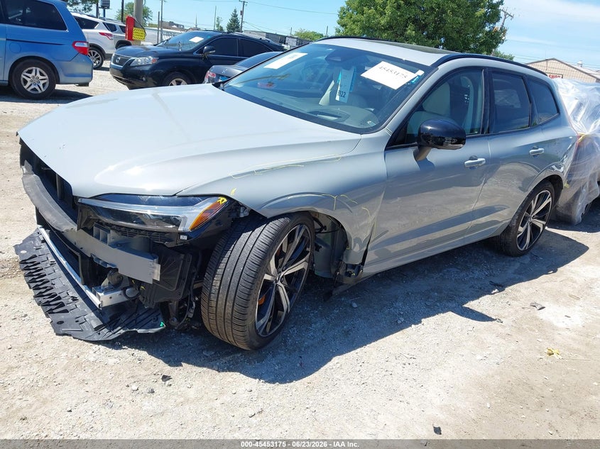 2025 Volvo Xc60 VIN YV4M12RM1S1122246 IAAI salvage auction — LEFT FRONT, Salvage Title, sold $22,000 on 2026-08-12 (photo 2)