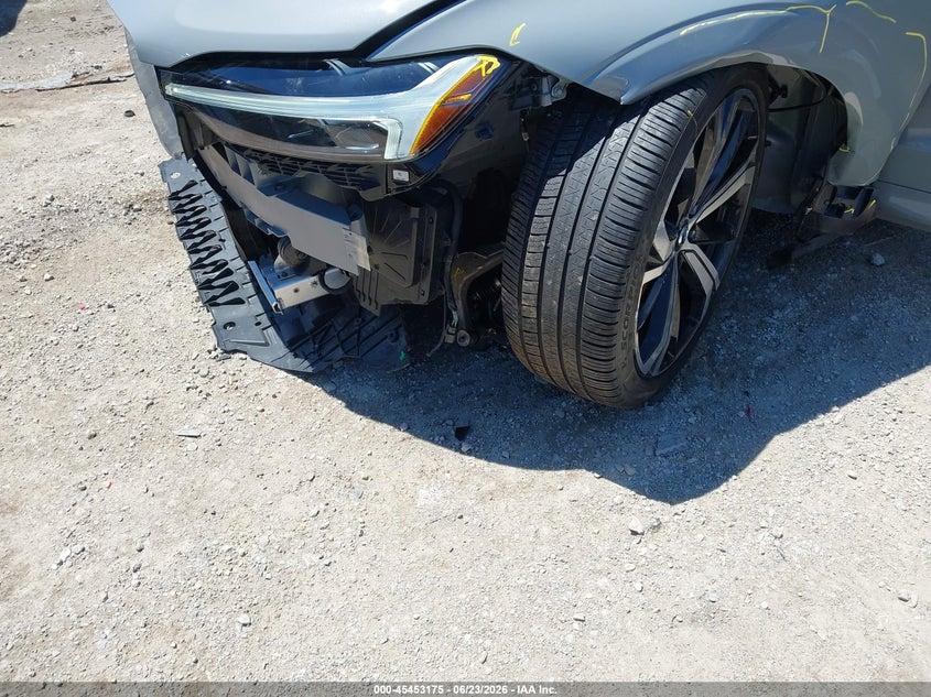 2025 Volvo Xc60 VIN YV4M12RM1S1122246 IAAI salvage auction — LEFT FRONT, Salvage Title, sold $22,000 on 2026-08-12 (photo 6)