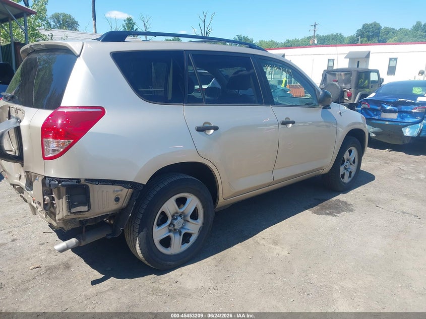 2007 Toyota Rav 4 VIN JTMZD33V476038861 IAAI salvage auction — SIDE, Salvage - Greater Than 75% (Maryland), sold $1,600 on 2026-07-21 (photo 4)