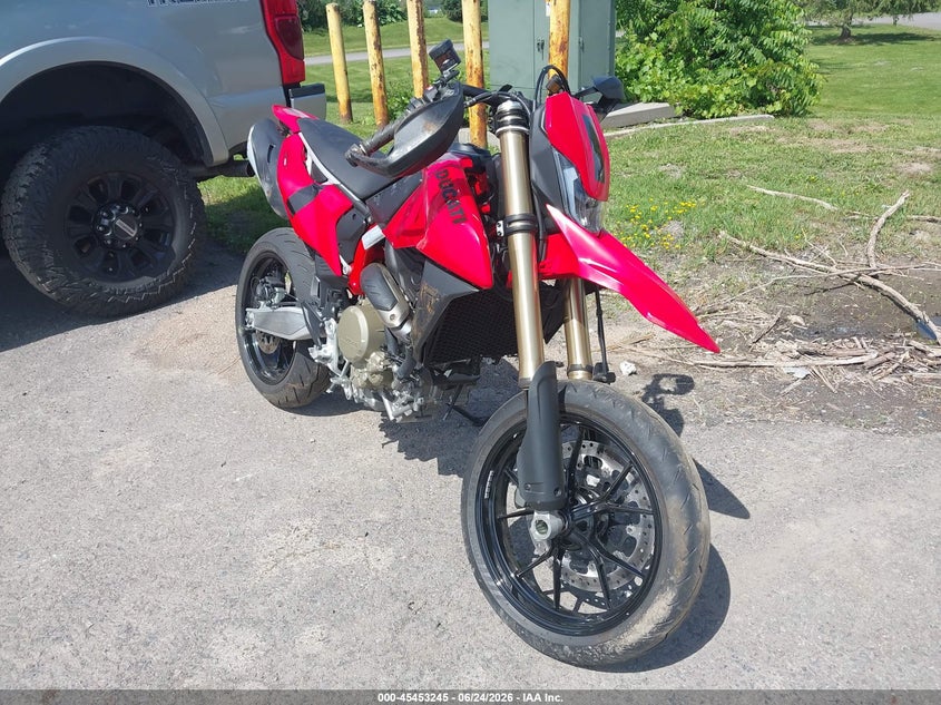 2024 Ducati Hypermotard VIN ZDMBAS2N8RB000800 IAAI salvage auction — RIGHT SIDE, Mv-907A (New York), sold $3,600 on 2026-07-28 (photo 1)