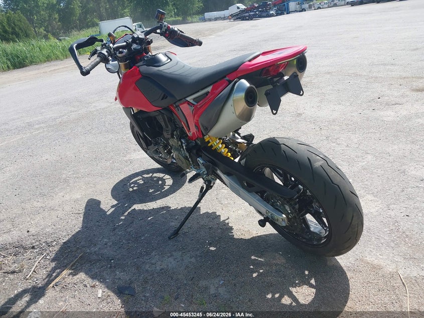 2024 Ducati Hypermotard VIN ZDMBAS2N8RB000800 IAAI salvage auction — RIGHT SIDE, Mv-907A (New York), sold $3,600 on 2026-07-28 (photo 3)