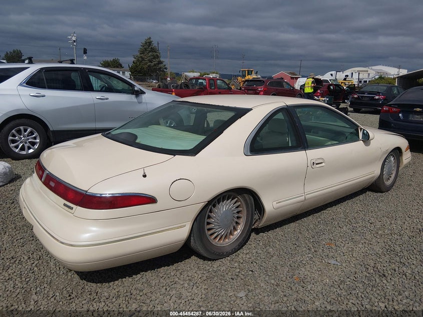1995 Lincoln Mark series VIN 1LNLM91V5SY668103 IAAI salvage auction — NORMAL WEAR, Clear - Public Restricted (Oregon), sold $225 on 2026-07-06 (photo 4)