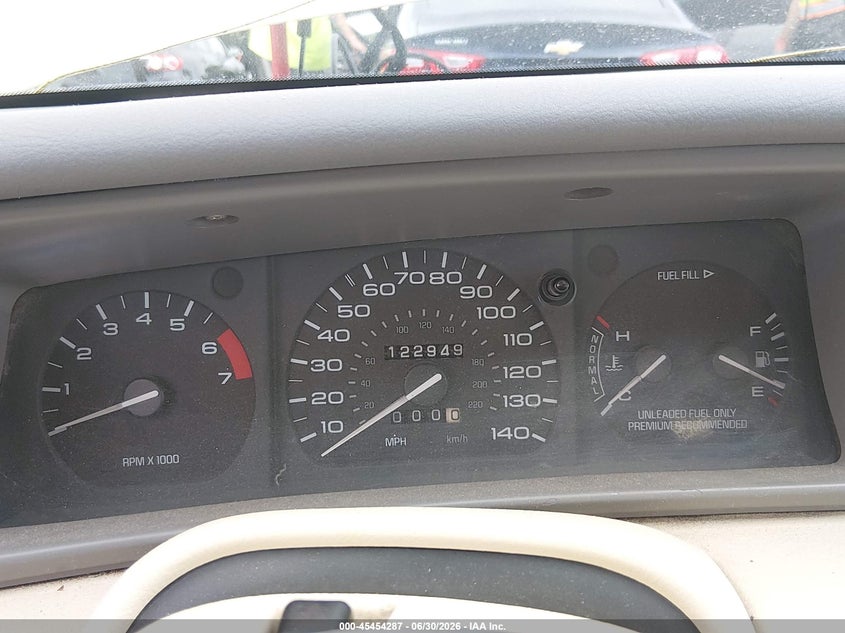 1995 Lincoln Mark series VIN 1LNLM91V5SY668103 IAAI salvage auction — NORMAL WEAR, Clear - Public Restricted (Oregon), sold $225 on 2026-07-06 (photo 7)