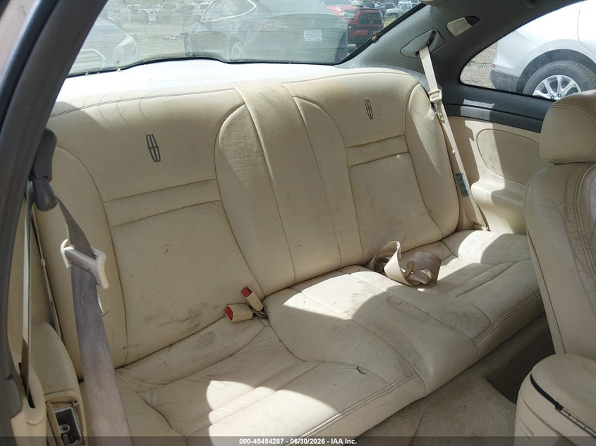 1995 Lincoln Mark series VIN 1LNLM91V5SY668103 IAAI salvage auction — NORMAL WEAR, Clear - Public Restricted (Oregon), sold $225 on 2026-07-06 (photo 8)
