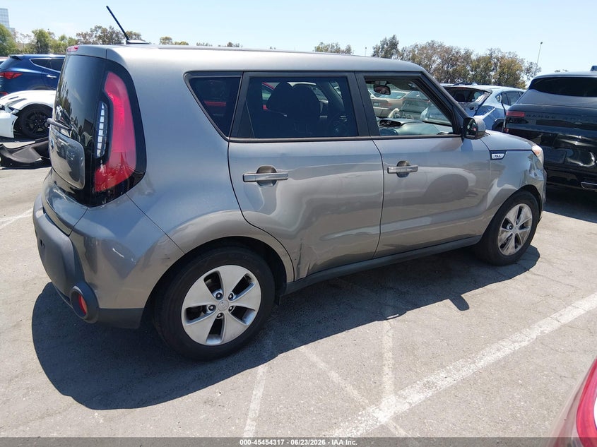 2016 Kia Soul VIN KNDJN2A21G7392120 IAAI salvage auction — NORMAL WEAR, Clear - Dealer Only (California), sold $1,025 on 2026-07-09 (photo 4)