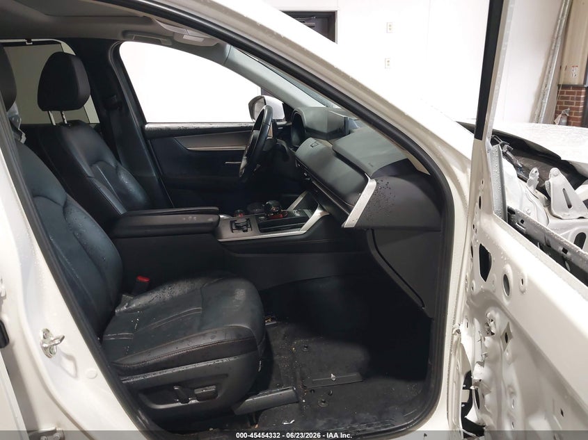 2025 Mazda Cx-90 VIN JM3KKBHD3S1256143 IAAI salvage auction — SIDE, Salvage (North Carolina), sold $9,100 on 2026-08-01 (photo 5)