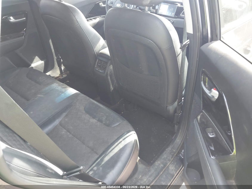 2017 Kia Niro VIN KNDCC3LC2H5071548 IAAI salvage auction — NORMAL WEAR, Clear (Washington), sold $1,400 on 2026-07-22 (photo 8)