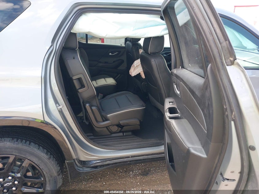 2023 Chevrolet Traverse VIN 1GNEVKKW3PJ136008 IAAI salvage auction — RIGHT FRONT, Salvage Title, sold $14,300 on 2026-07-30 (photo 8)
