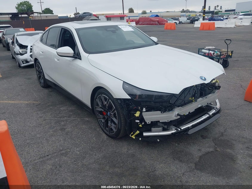 2024 BMW I5 VIN WBY33FK09RCR39288 IAAI salvage auction — FRONT END, Wait Title, sold $25,500 on 2026-08-17 (photo 1)