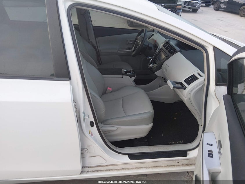 2012 Toyota Prius v VIN JTDZN3EU8C3139446 IAAI salvage auction — NORMAL WEAR, Original (Texas), sold $1,900 on 2026-07-21 (photo 5)