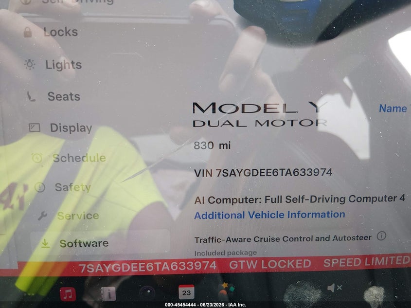 2026 Tesla Model y VIN 7SAYGDEE6TA633974 IAAI salvage auction — LEFT SIDE, Salvage Title, sold $21,200 on 2026-08-27 (photo 7)