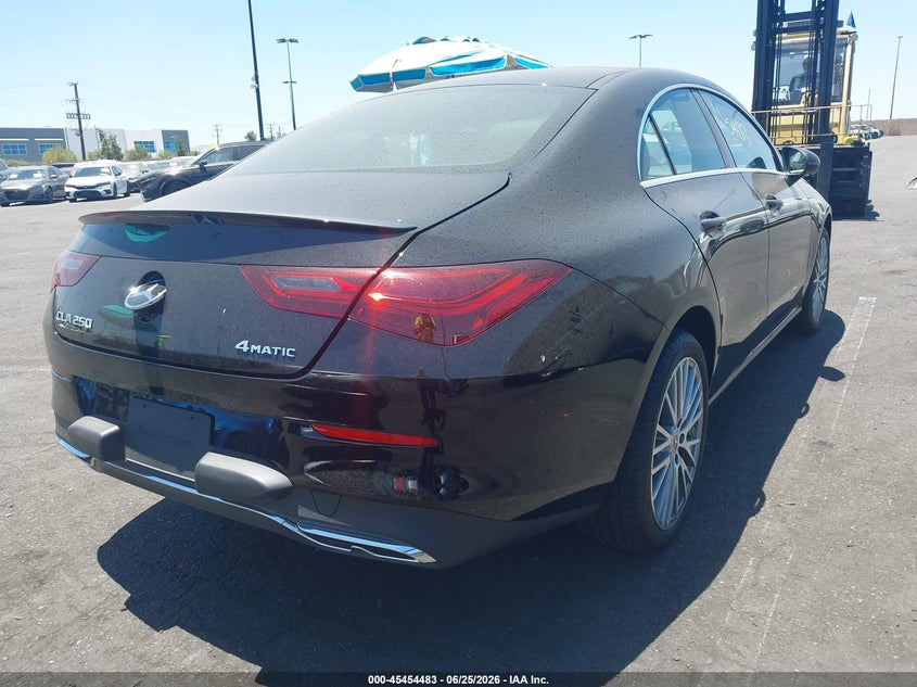 2026 Mercedes-benz VIN W1K5J4HBXTN592990 IAAI salvage auction — LEFT SIDE, Salvage Title, sold $14,050 on 2026-07-31 (photo 4)