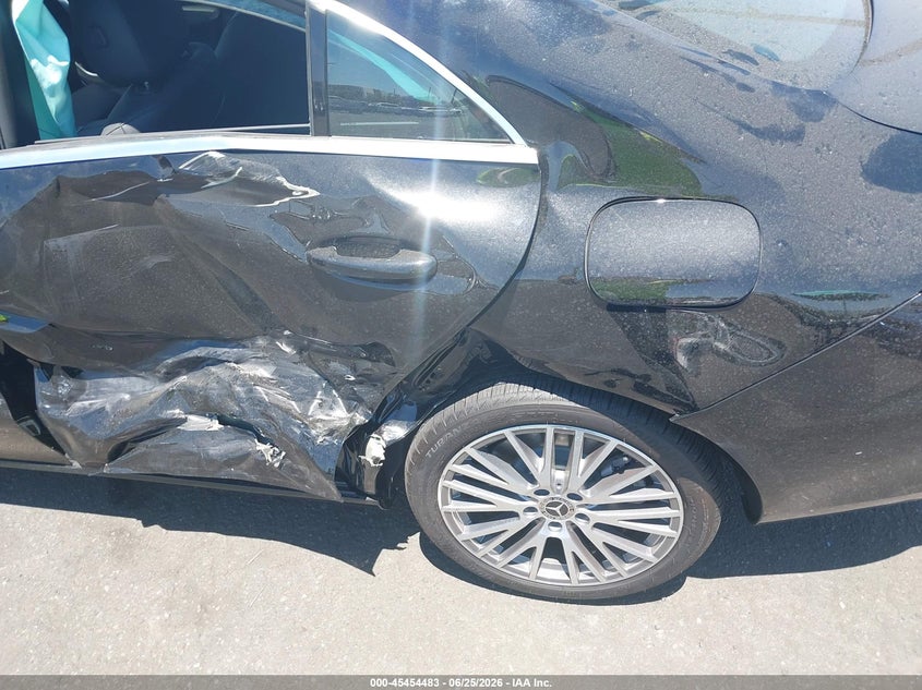 2026 Mercedes-benz VIN W1K5J4HBXTN592990 IAAI salvage auction — LEFT SIDE, Salvage Title, sold $14,050 on 2026-07-31 (photo 6)