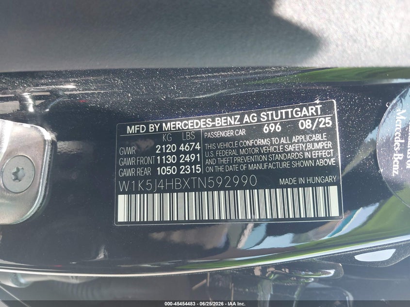 2026 Mercedes-benz VIN W1K5J4HBXTN592990 IAAI salvage auction — LEFT SIDE, Salvage Title, sold $14,050 on 2026-07-31 (photo 9)