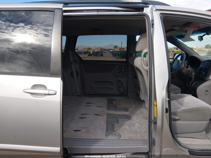 2006 Toyota Sienna VIN 5TDZA23C06S453174 IAAI salvage auction — NORMAL WEAR, Clear-Dealer Only (Arizona), sold $400 on 2026-07-28 (photo 8)