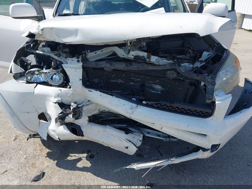 2007 Toyota Rav4 VIN JTMZK32V975010812 IAAI salvage auction — FRONT END, Salvage (Missouri), sold $900 on 2026-07-30 (photo 6)