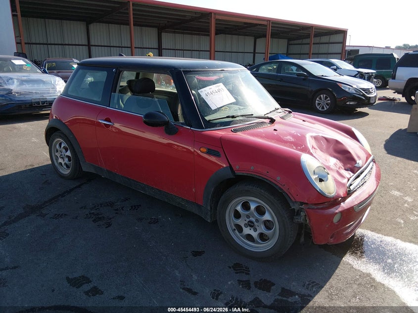 2005 Mini Cooper VIN WMWRC33525TK60118 IAAI salvage auction — FRONT END, Salvage (Illinois), sold $100 on 2026-08-18 (photo 1)