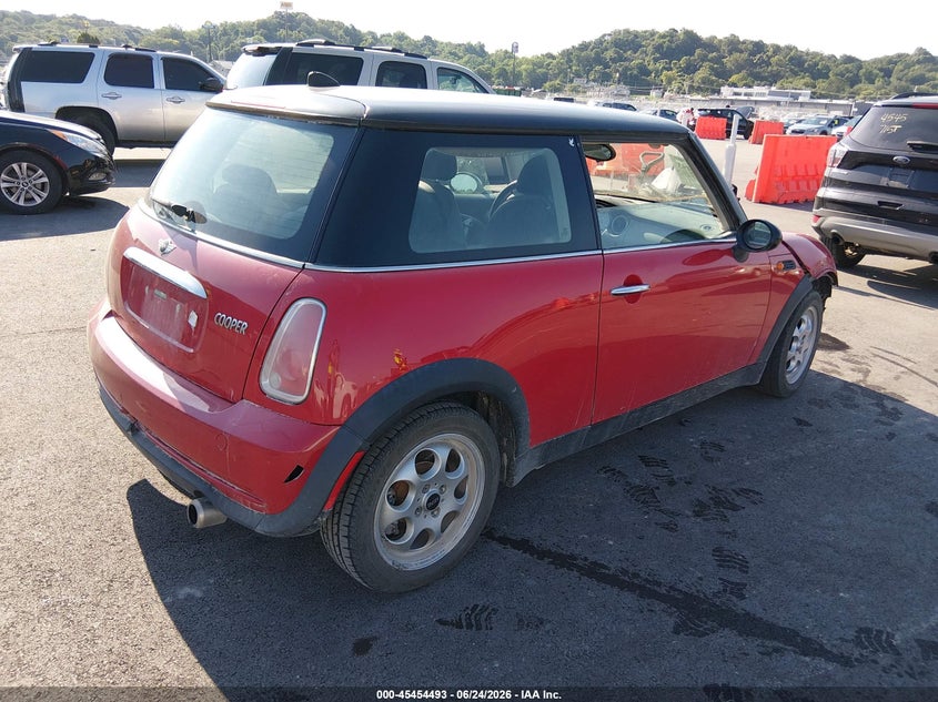 2005 Mini Cooper VIN WMWRC33525TK60118 IAAI salvage auction — FRONT END, Salvage (Illinois), sold $100 on 2026-08-18 (photo 4)