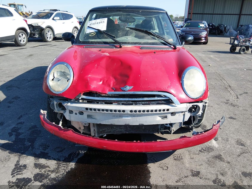 2005 Mini Cooper VIN WMWRC33525TK60118 IAAI salvage auction — FRONT END, Salvage (Illinois), sold $100 on 2026-08-18 (photo 6)
