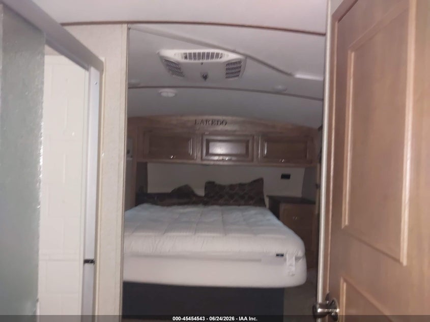 2018 Keystone rv Other VIN 4YDF26828JV601073 IAAI salvage auction — HAIL, Junk (Oklahoma), sold $4,050 on 2026-09-09 (photo 5)