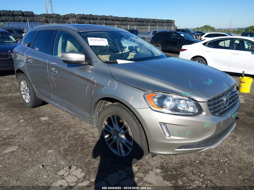 2016 Volvo Xc60 VIN YV4612RK2G2805498 IAAI salvage auction — FRONT END, Salvage Title, sold $2,450 on 2026-08-15 (photo 1)