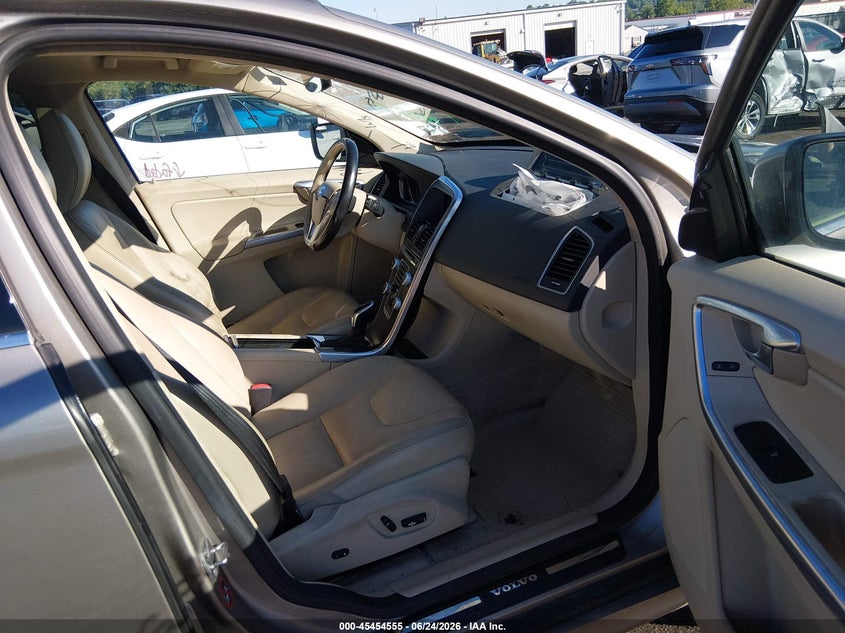 2016 Volvo Xc60 VIN YV4612RK2G2805498 IAAI salvage auction — FRONT END, Salvage Title, sold $2,450 on 2026-08-15 (photo 5)
