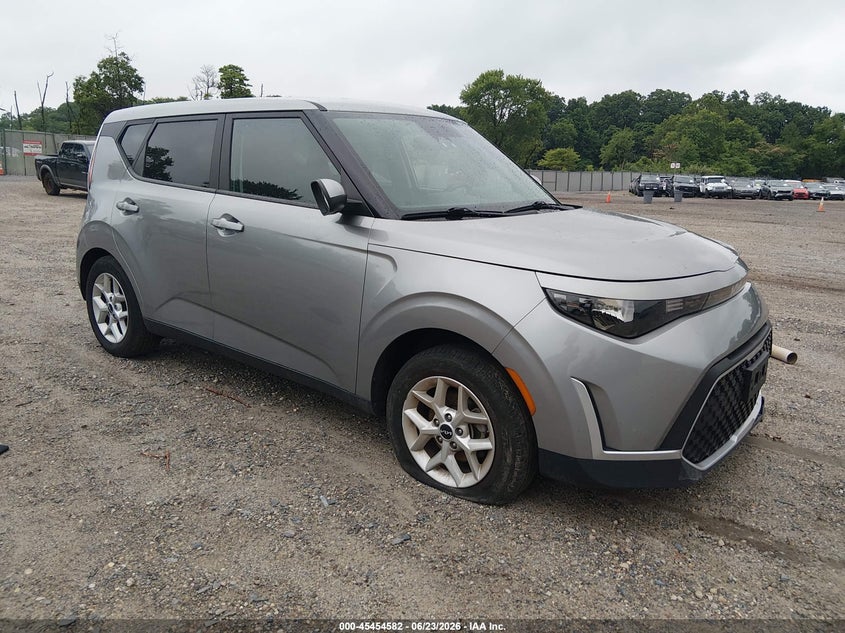 2024 Kia Soul VIN KNDJ23AU4R7241257 IAAI salvage auction — LEFT FRONT, Salvage Title, sold $3,400 on 2026-09-30 (photo 1)