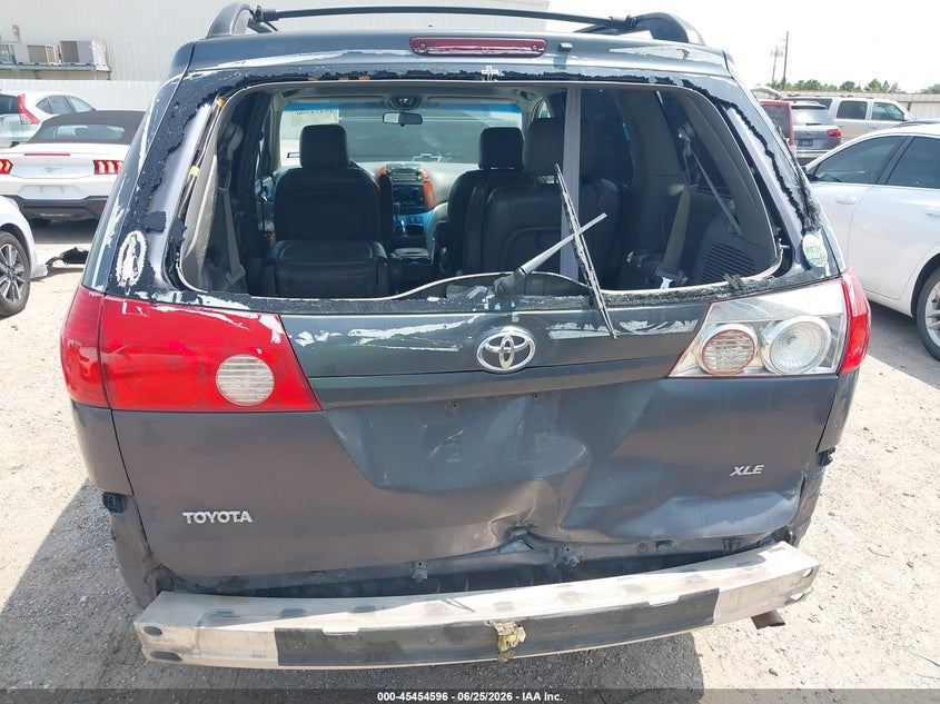 2007 Toyota Sienna VIN 5TDZK22C47S033918 IAAI salvage auction — REAR END, Salvage (Texas), sold $850 on 2026-07-09 (photo 6)