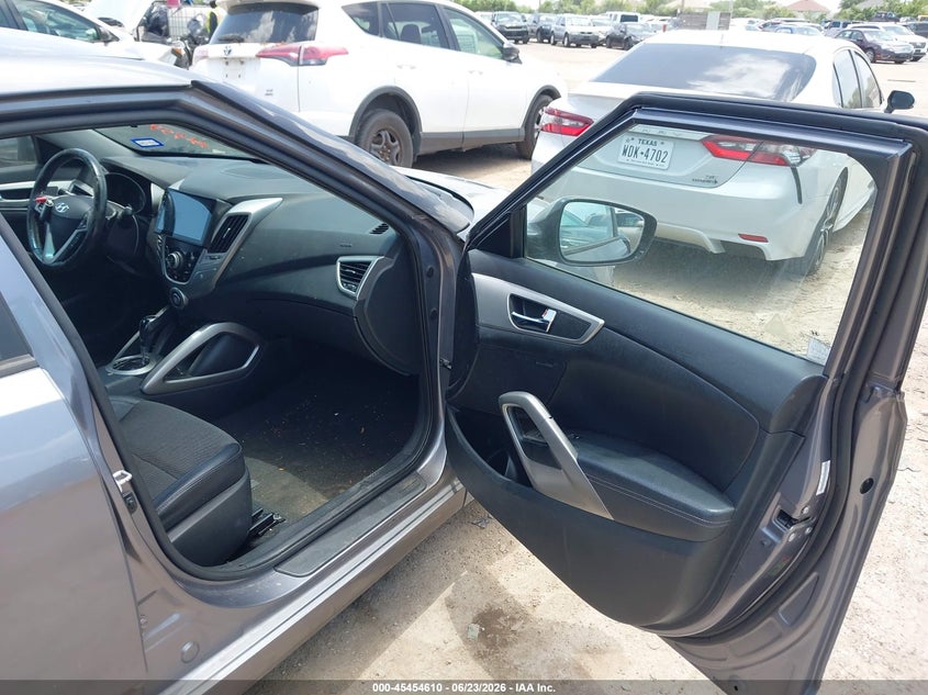 2013 Hyundai Veloster VIN KMHTC6AD3DU146699 IAAI salvage auction — FRONT END, Salvage (Texas), sold $575 on 2026-07-17 (photo 5)