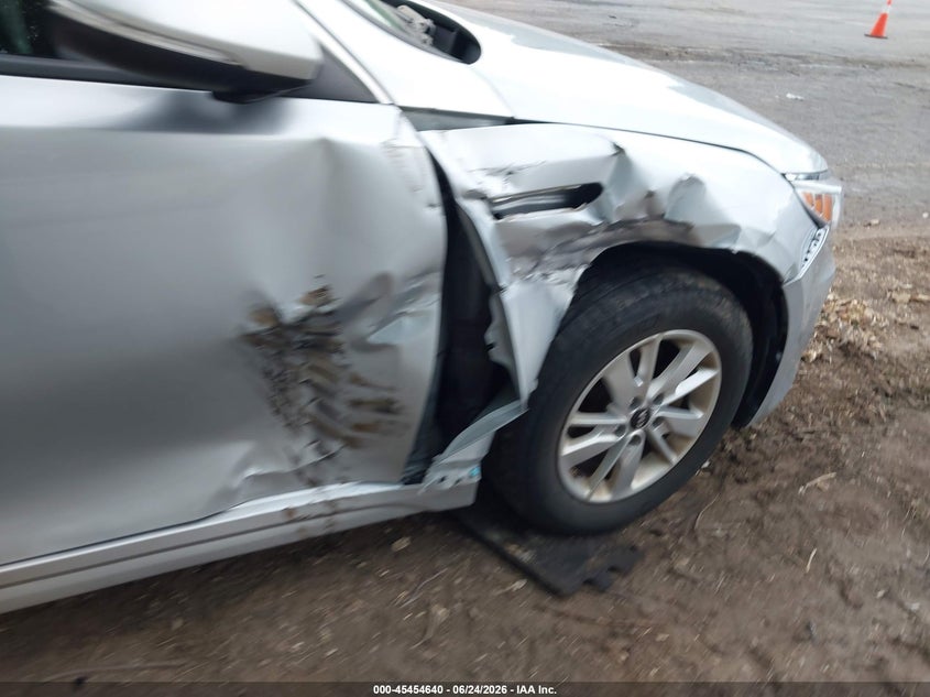 2017 Kia Optima VIN 5XXGT4L30HG148713 IAAI salvage auction — RIGHT FRONT, Clear (Michigan), sold $1,975 on 2026-08-01 (photo 6)