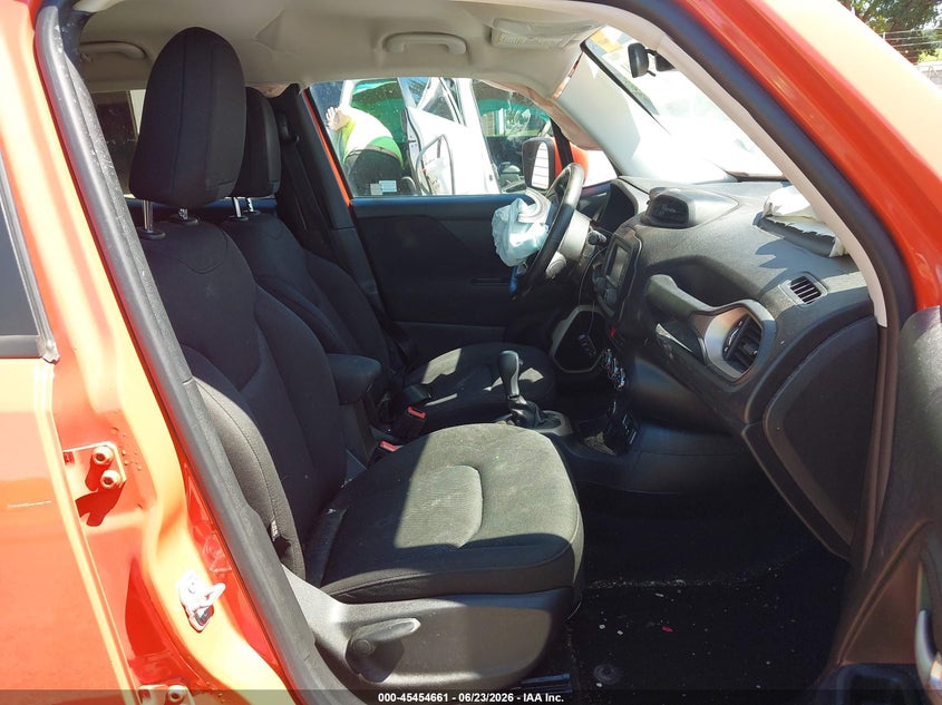 2017 Jeep Renegade VIN ZACCJBBB2HPF47636 IAAI salvage auction — FRONT END, Salvage Title, sold $1,450 on 2026-08-17 (photo 5)