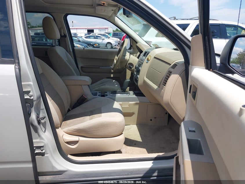2008 Ford Escape VIN 1FMCU93178KC69781 IAAI salvage auction — NORMAL WEAR, Clear (New Jersey), sold $425 on 2026-07-06 (photo 5)