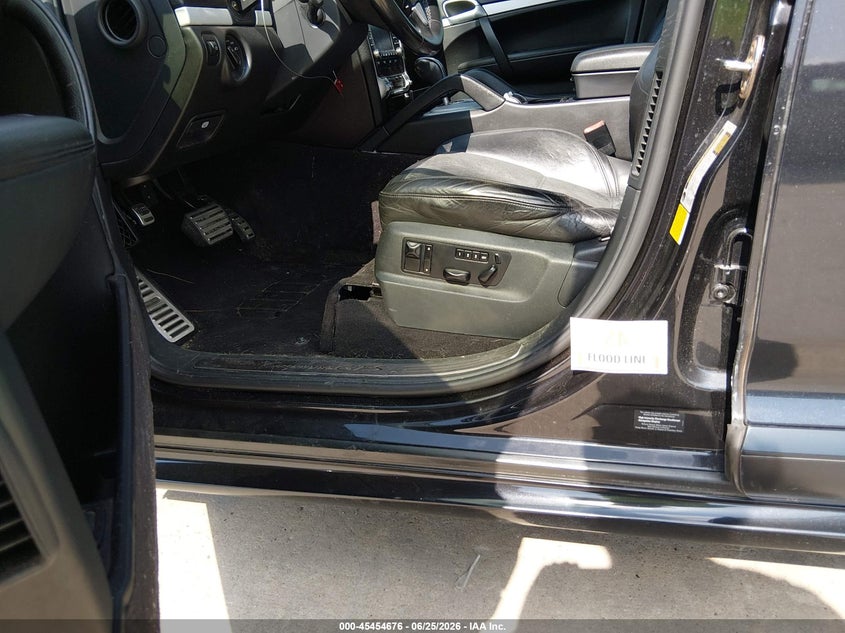 2009 Porsche Cayenne VIN WP1AD29P19LA65762 IAAI salvage auction — WATER/FLOOD, Salvage (Texas), sold $1,550 on 2026-08-13 (photo 6)