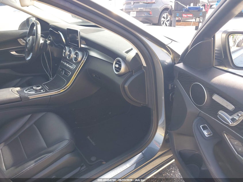 2017 Mercedes-benz C-klasse VIN WDDWF4JB0HR253106 IAAI salvage auction — ELECTRICAL, Clear (Georgia), sold $2,700 on 2026-07-08 (photo 5)