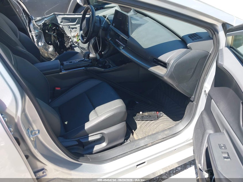 2024 Toyota Prius VIN JTDADABU0R3014989 IAAI salvage auction — SIDE, Salvage (Massachusetts), sold $9,200 on 2026-07-19 (photo 5)