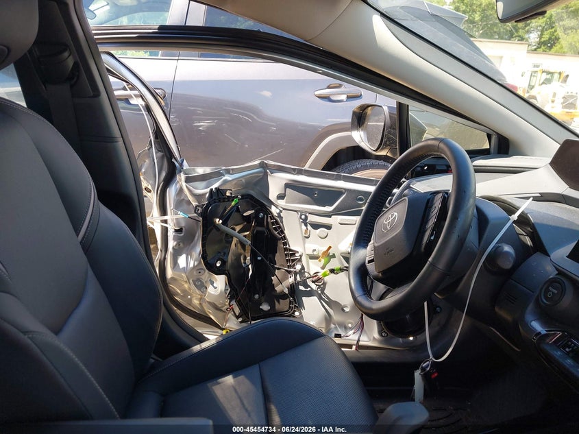 2024 Toyota Prius VIN JTDADABU0R3014989 IAAI salvage auction — SIDE, Salvage (Massachusetts), sold $9,200 on 2026-07-19 (photo 6)