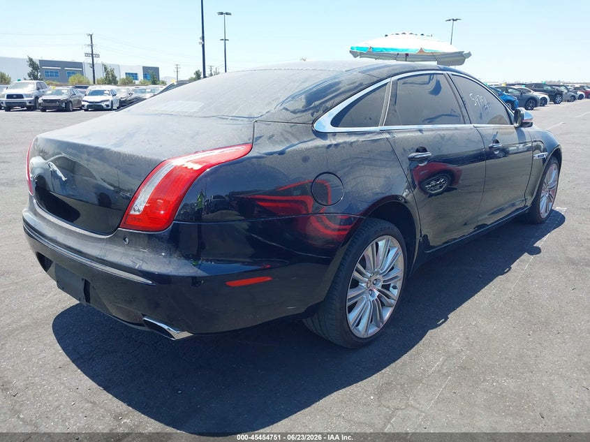2011 Jaguar Xj VIN SAJWA2GE3BMV00686 IAAI salvage auction — UNKNOWN, Salvage Certificate (California), sold $1,050 on 2026-07-10 (photo 4)