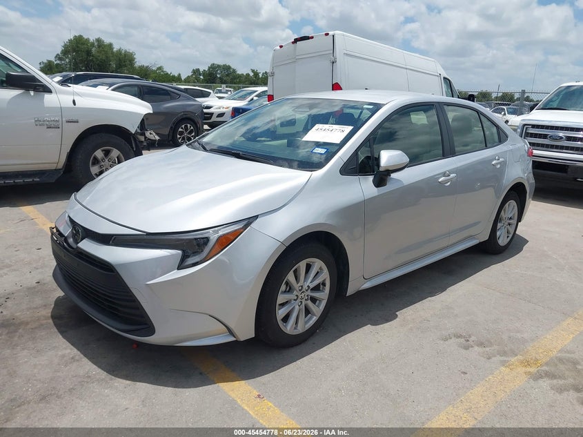 2026 Toyota Corolla VIN JTDBCMFE2T3113042 IAAI salvage auction — RIGHT SIDE, Salvage Title, sold $10,800 on 2026-07-24 (photo 2)