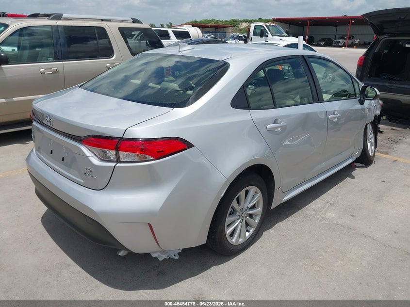 2026 Toyota Corolla VIN JTDBCMFE2T3113042 IAAI salvage auction — RIGHT SIDE, Salvage Title, sold $10,800 on 2026-07-24 (photo 4)