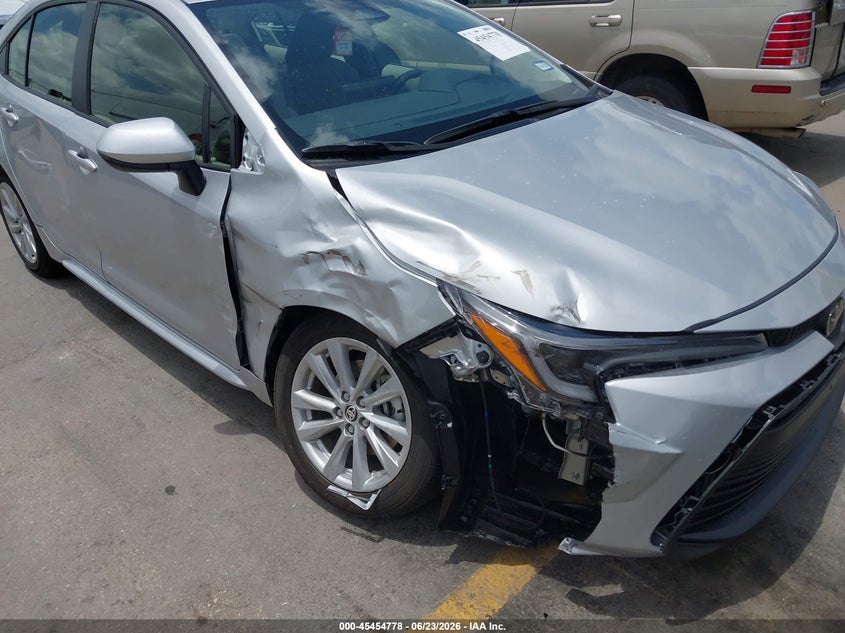 2026 Toyota Corolla VIN JTDBCMFE2T3113042 IAAI salvage auction — RIGHT SIDE, Salvage Title, sold $10,800 on 2026-07-24 (photo 6)