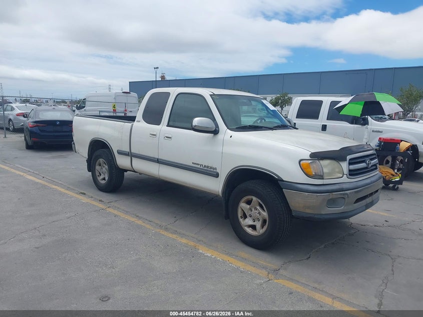 2001 Toyota Tundra VIN 5TBRT34151S170008 IAAI salvage auction — SIDE, Salvage (California), sold $1,700 on 2026-07-09 (photo 1)