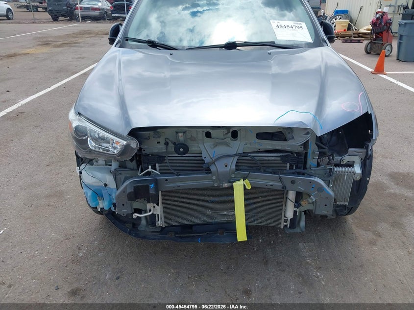 2018 Mitsubishi VIN JA4AR3AW5JZ020041 IAAI salvage auction — FRONT END, Regular (South Dakota), sold $2,550 on 2026-07-28 (photo 6)