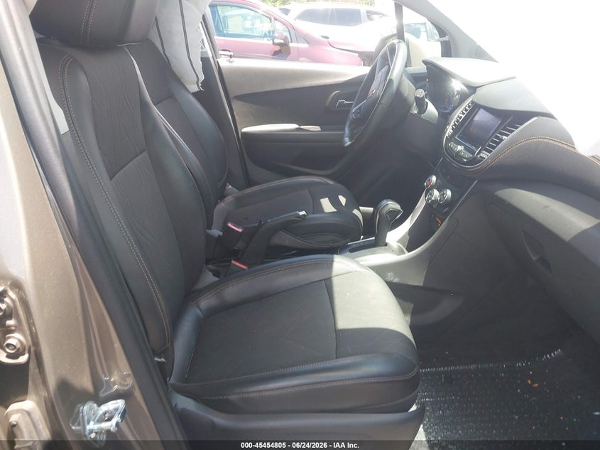 2021 Chevrolet Trax VIN KL7CJPSB0MB357557 IAAI salvage auction — FRONT & REAR, Salvage Title, sold $2,300 on 2026-07-28 (photo 5)